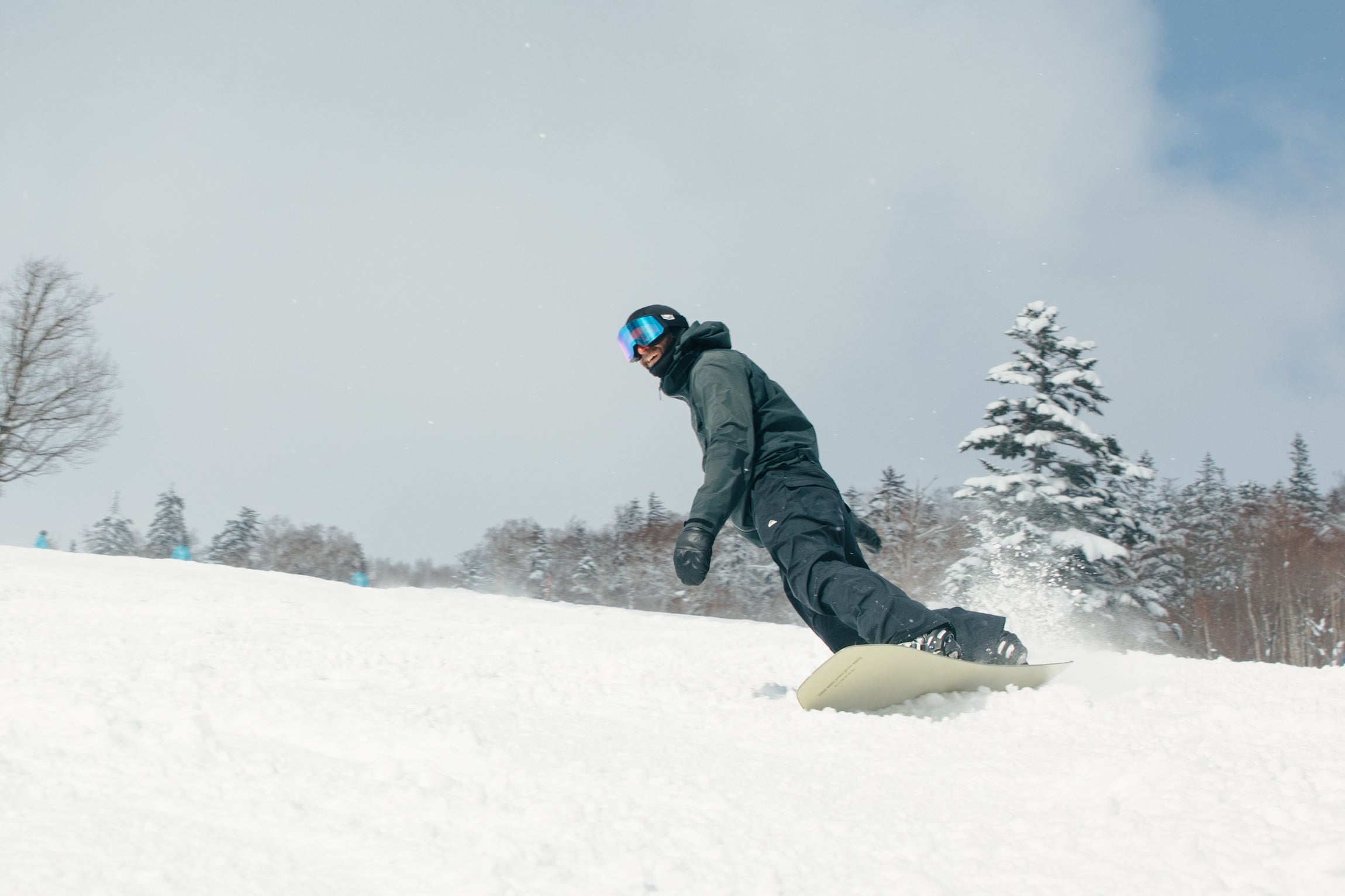 パウダーボードとは？通常ボードとの4つの違いを初心者向けに徹底解説